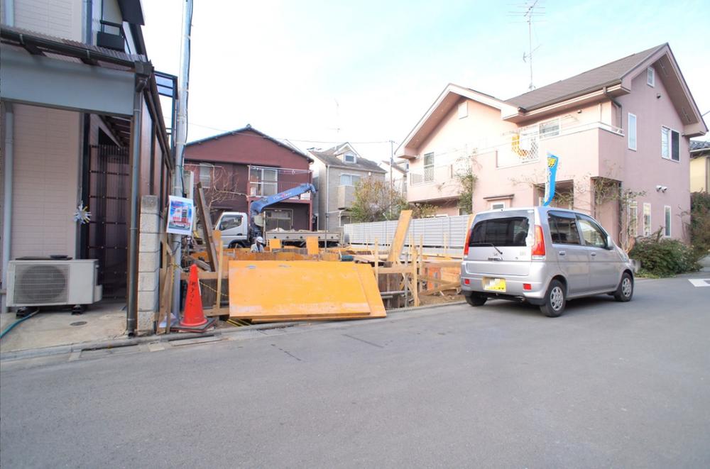 Local photos, including front road. Local (12 May 2013) Shooting