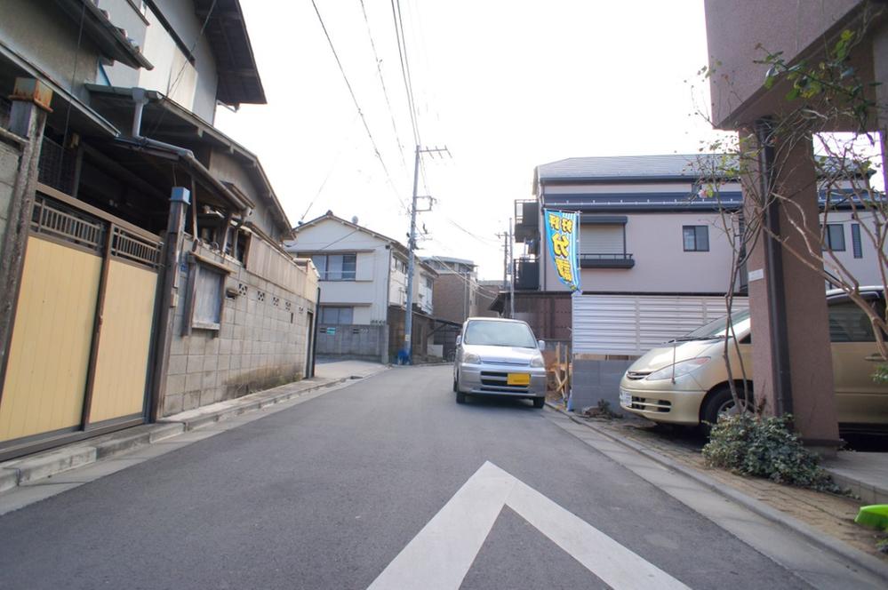 Local photos, including front road. Local (12 May 2013) Shooting