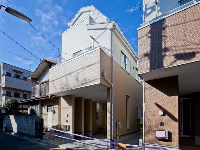 Local appearance photo. 1 Building