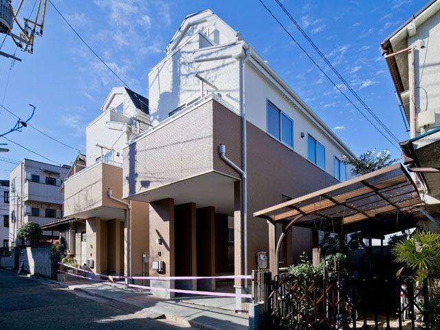 Local appearance photo. Building 2