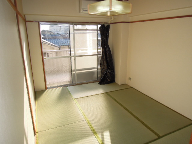 Other room space. Japanese-style room 6 quires