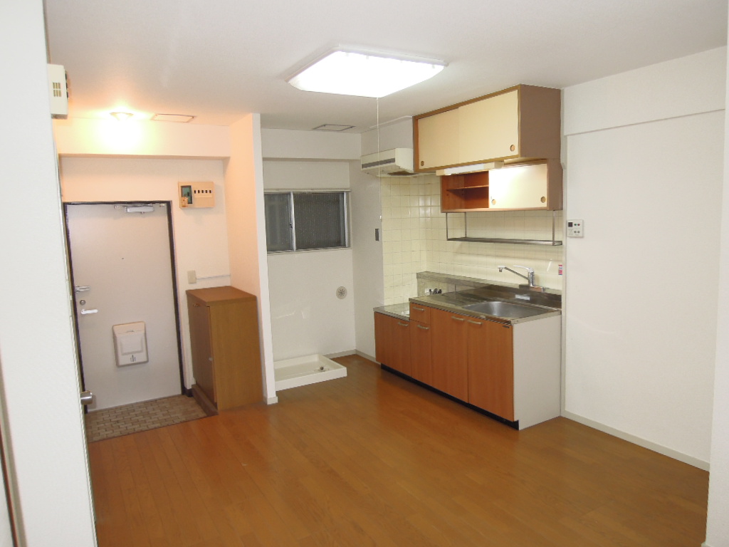 Living and room. LDK9 Pledge