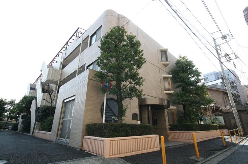 Local appearance photo. Local (10 May 2013) Shooting