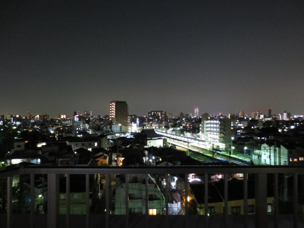 View photos from the dwelling unit. View from the site (November 2013) Shooting