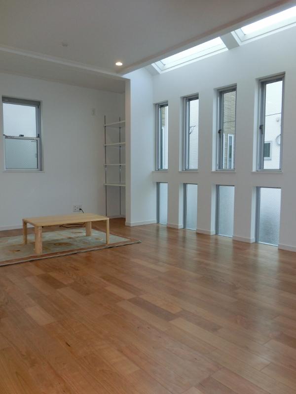 Living. Local (25 November 29) shooting