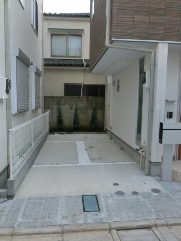 Parking lot. Local (25 November 29) shooting