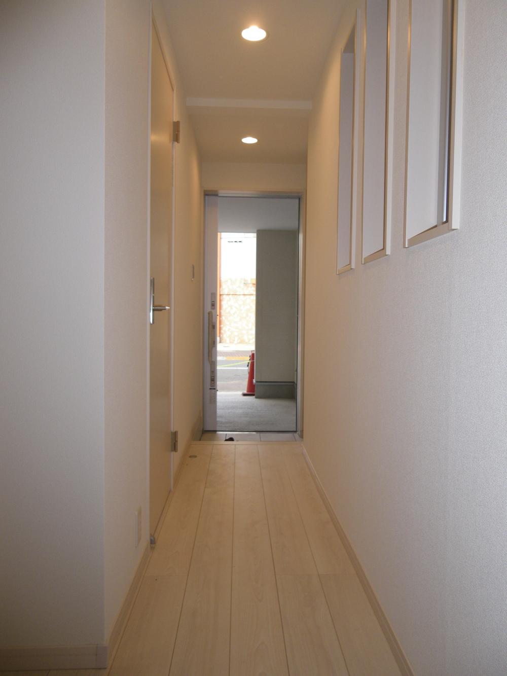 Entrance. Local (12 May 2013) Shooting