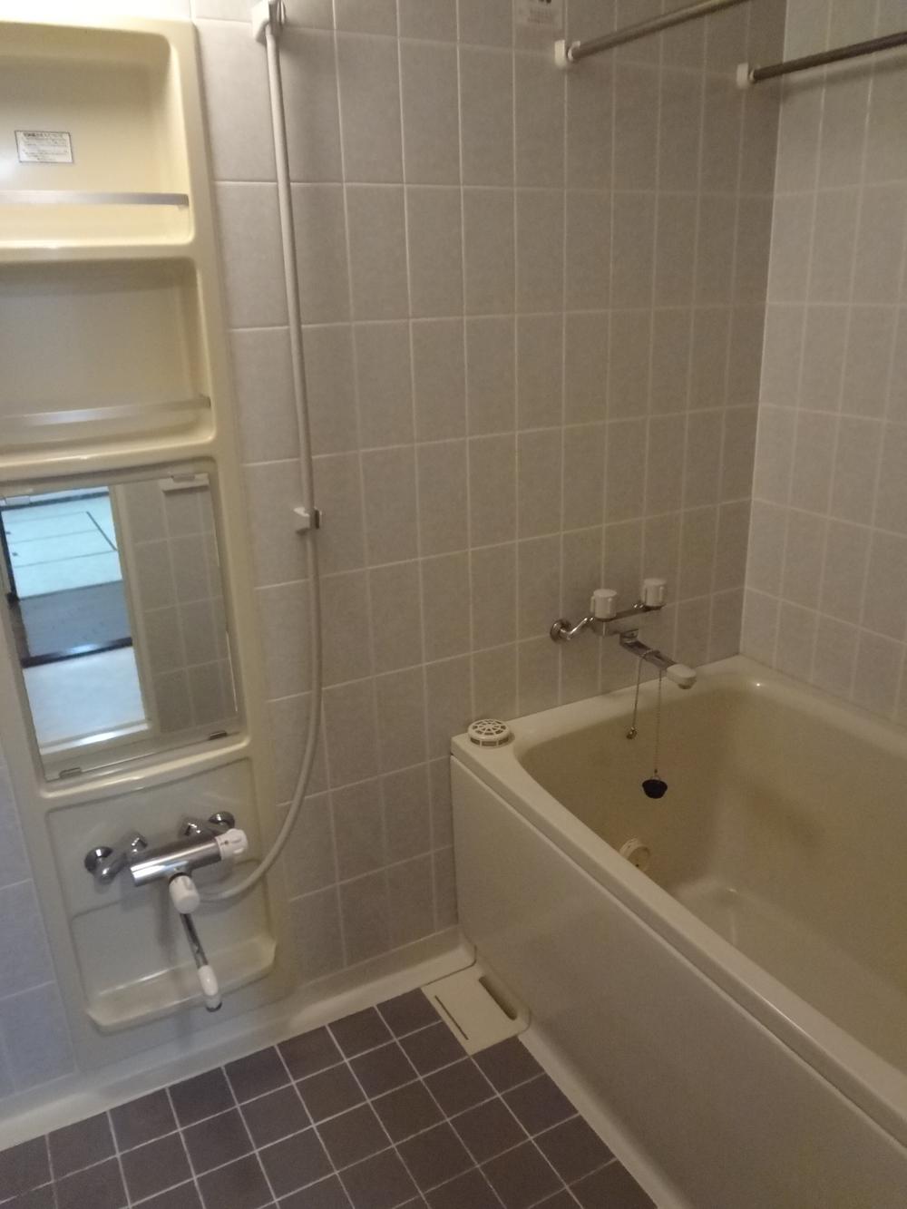 Bathroom. Indoor (June 2013) Shooting