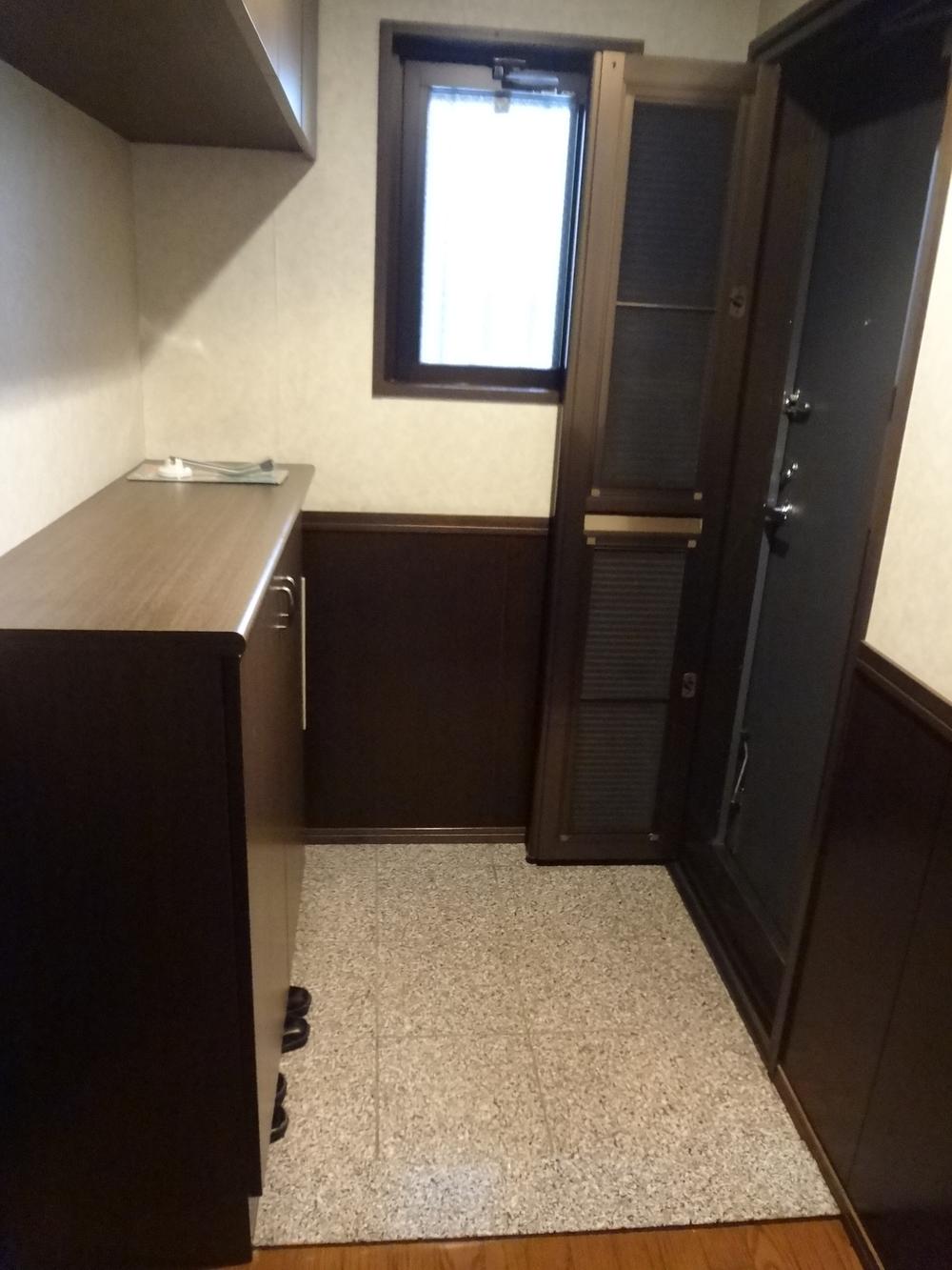 Other introspection. Entrance (June 2013) Shooting