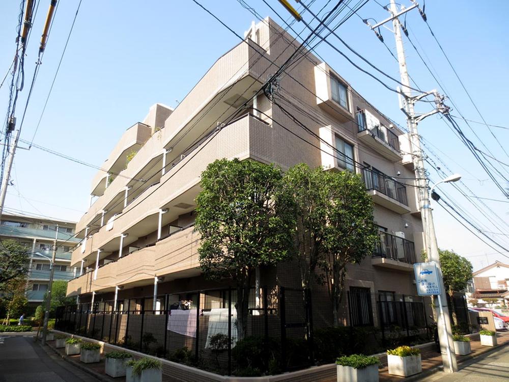 Local appearance photo. Exterior photos (12 May 2013) Shooting