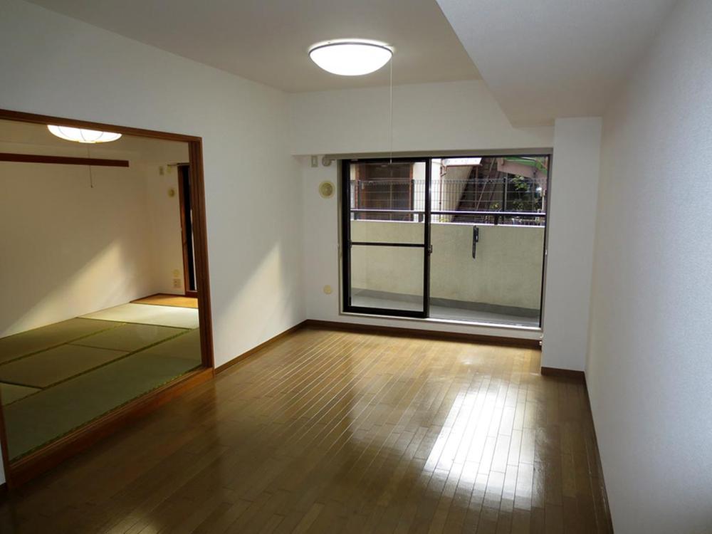 Living. Living-dining (12 May 2013) Shooting