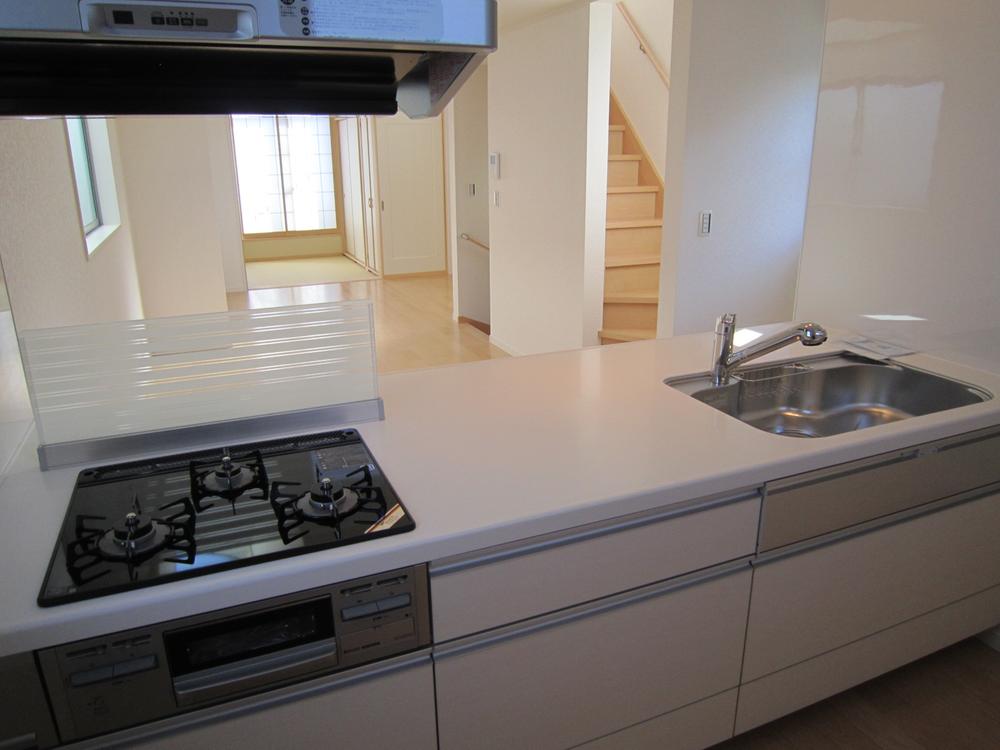 Kitchen. December 8 shooting, Face-to-face cafe style kitchen