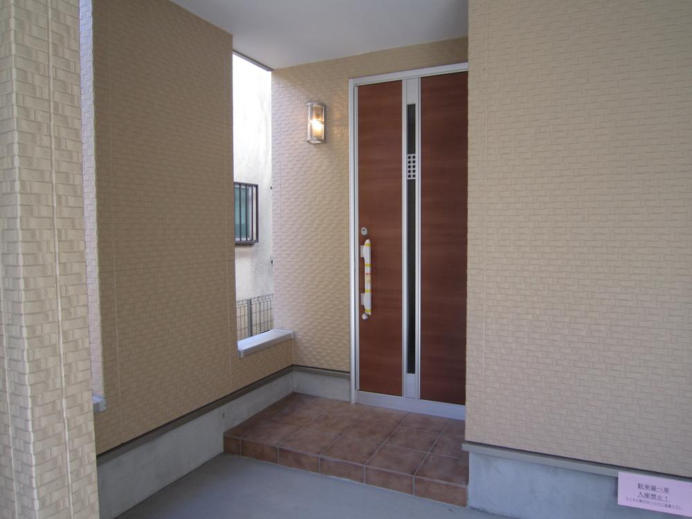 Entrance. Local (12 May 2013) Shooting