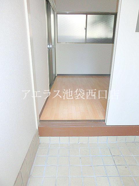 Entrance. Entrance hall