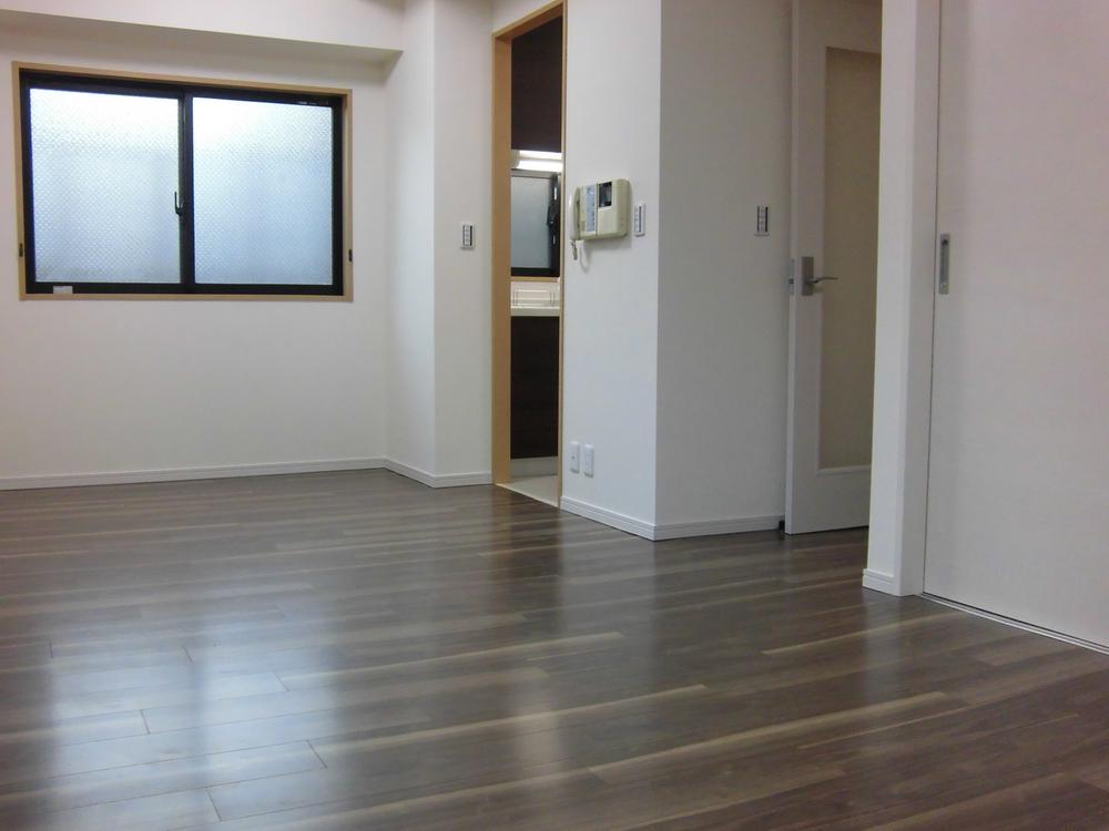 Living. Two-sided lighting LDK, About 13.5 Pledge (2013 November shooting)