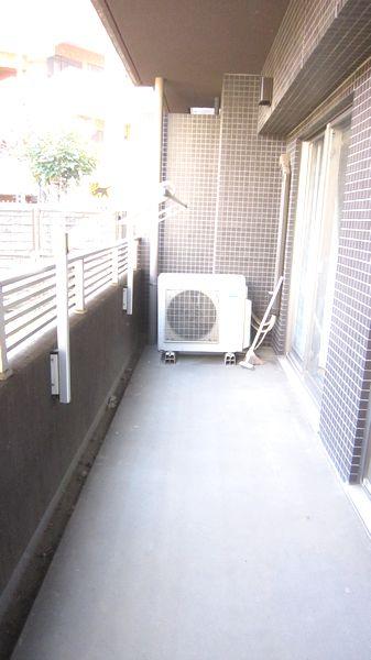 Balcony. ☆ Balcony: 10.08 sq m It also twisted crop sink on the balcony ☆