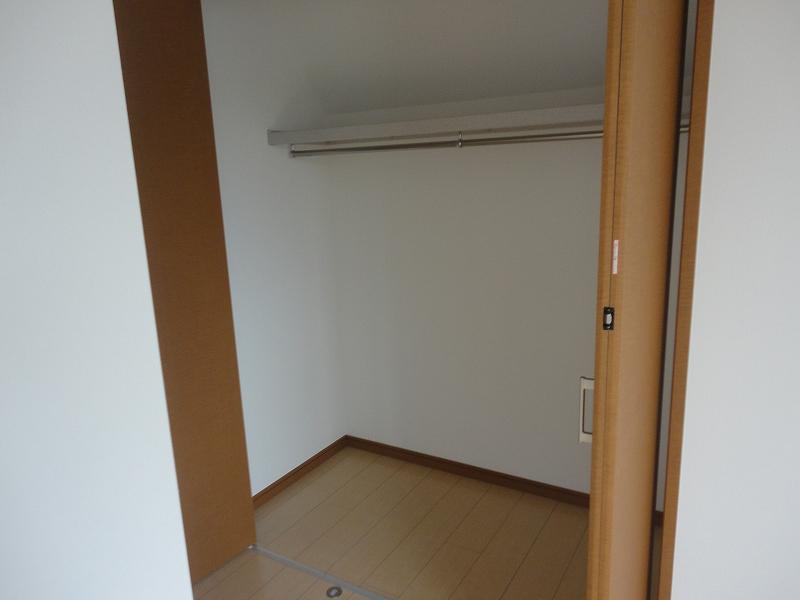 Receipt. Closet with depth