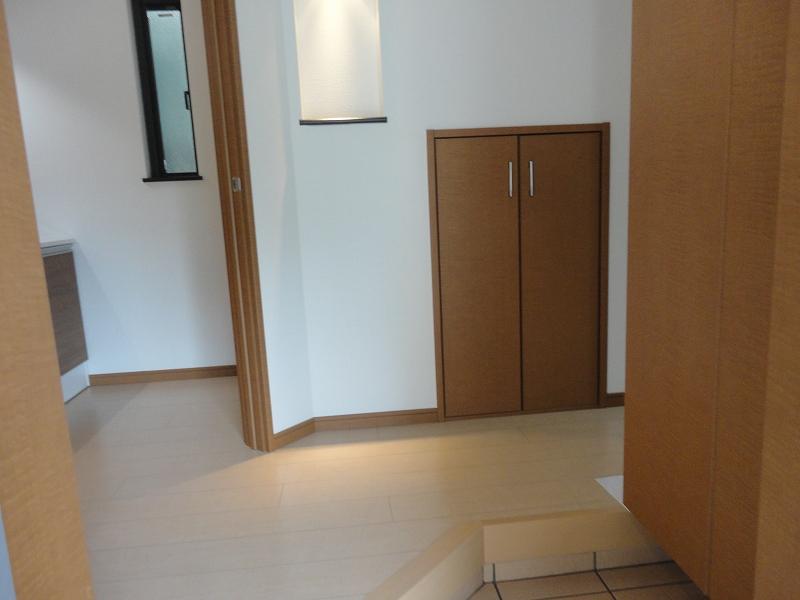 Entrance. Relaxed some entrance