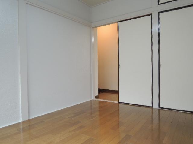 Other room space. Cleaning Easy All flooring