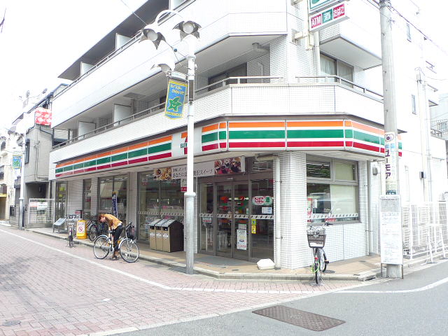 Convenience store. Seven-Eleven Itabashi Tokiwadai 4-chome up (convenience store) 323m