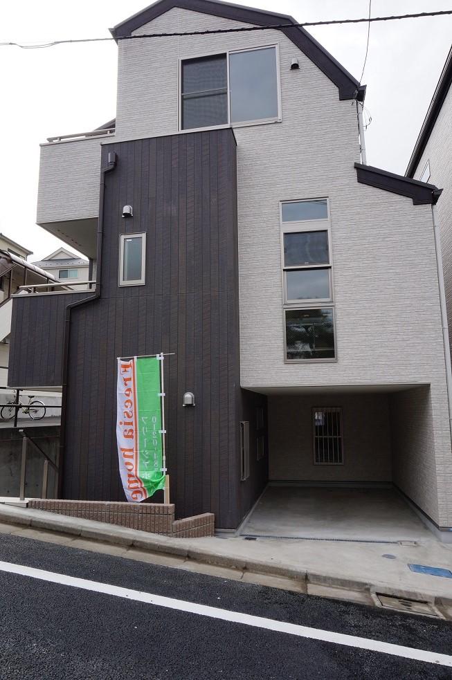 Local appearance photo. Local (12 May 2013) Shooting