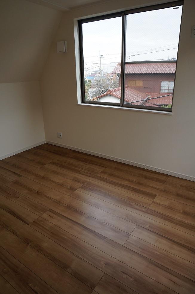 Non-living room. Indoor (12 May 2013) Shooting