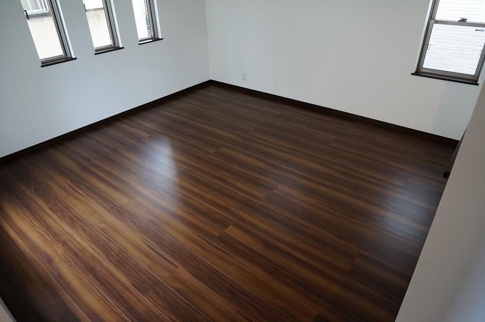 Non-living room. Indoor (12 May 2013) Shooting