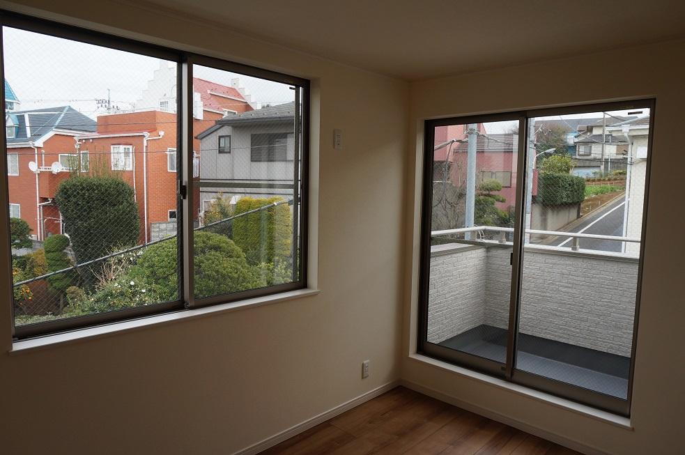 Non-living room. Indoor (12 May 2013) Shooting