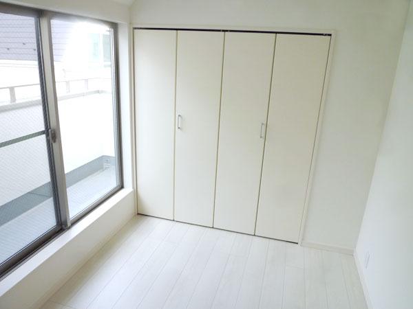 Non-living room. 6 Building Western-style