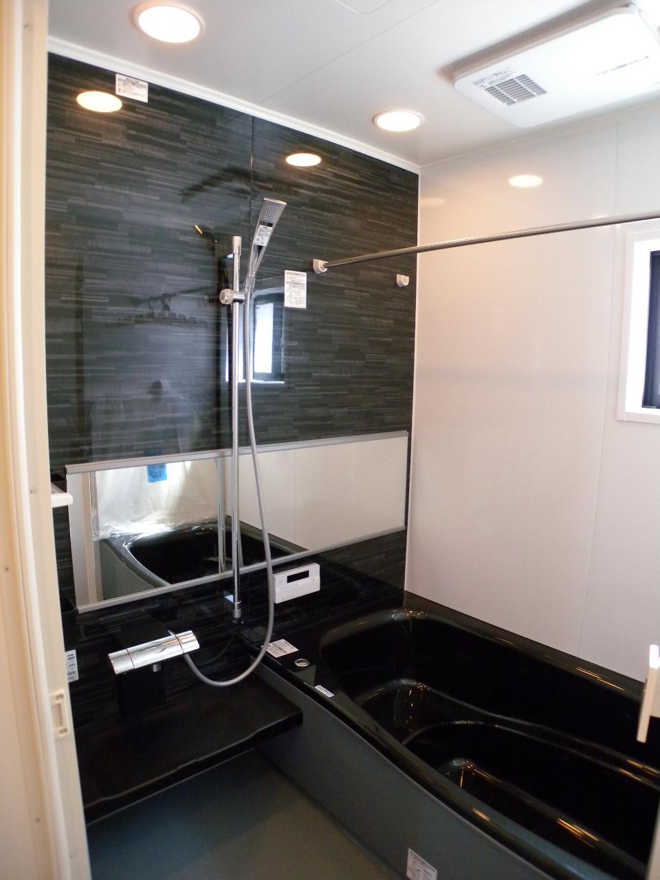 Bathroom. Local (11 May 2013) Shooting