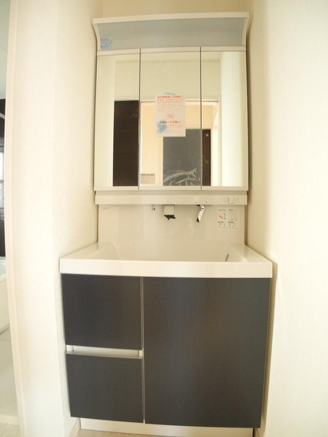 Same specifications photos (Other introspection). Bathroom vanity