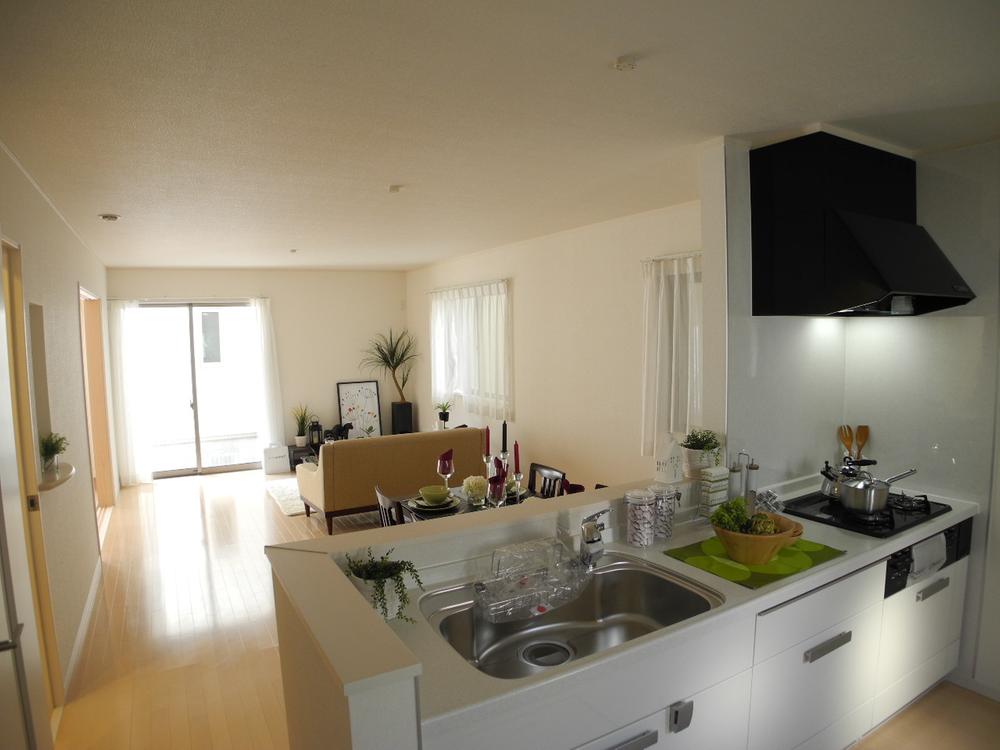 Same specifications photos (living)