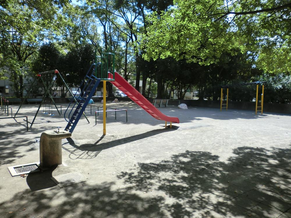 park. 922m until Tokumaru KeHara park