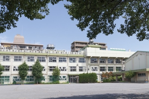  [Shimura fourth elementary school] (W: about 580m ・ 8 min. Walk, E: about 580m ・ 8 min. Walk) straight walk 8 minutes from the local is to "Shimura fourth elementary school.". Flat after, You can commute with confidence because also are in place sidewalk