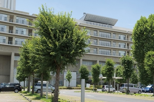  [Tokyokita Social Insurance Hospital] (W: about 1620m ・ Walk 21 minutes ・ Bicycle about 9 minutes, E: about 1520m ・ Walk 19 minutes ・ Bicycle about 8 minutes) pediatrics by the 24-hour-a-day emergency ・ There is a Department of Obstetrics and Gynecology, Also it serves as a medical base at the time of disaster. It is reassuring General Hospital in child-rearing households