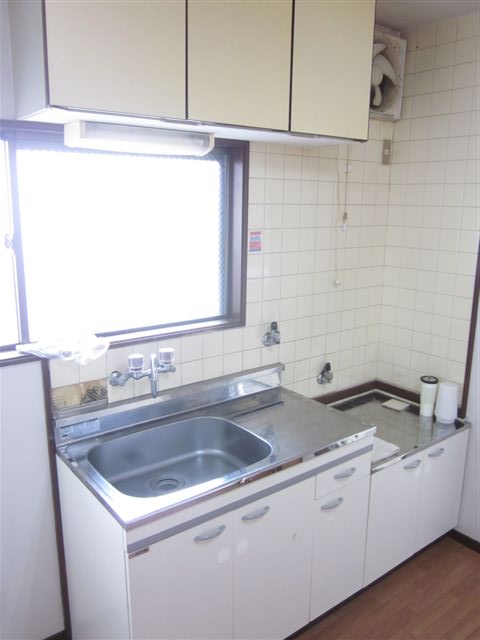 Kitchen. Gas stove installation Allowed