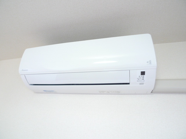 Other Equipment. Because with "2 groups air conditioning" and initial spending is suppressed! !