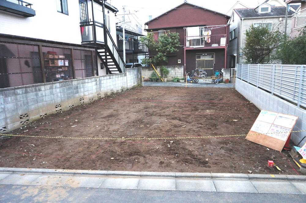 Local appearance photo. Local (11 May 2013) Shooting