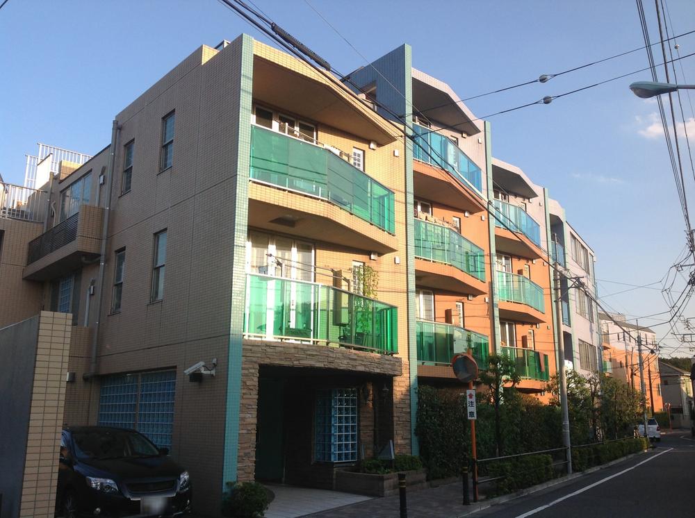 Local appearance photo. Local (12 May 2013) Shooting