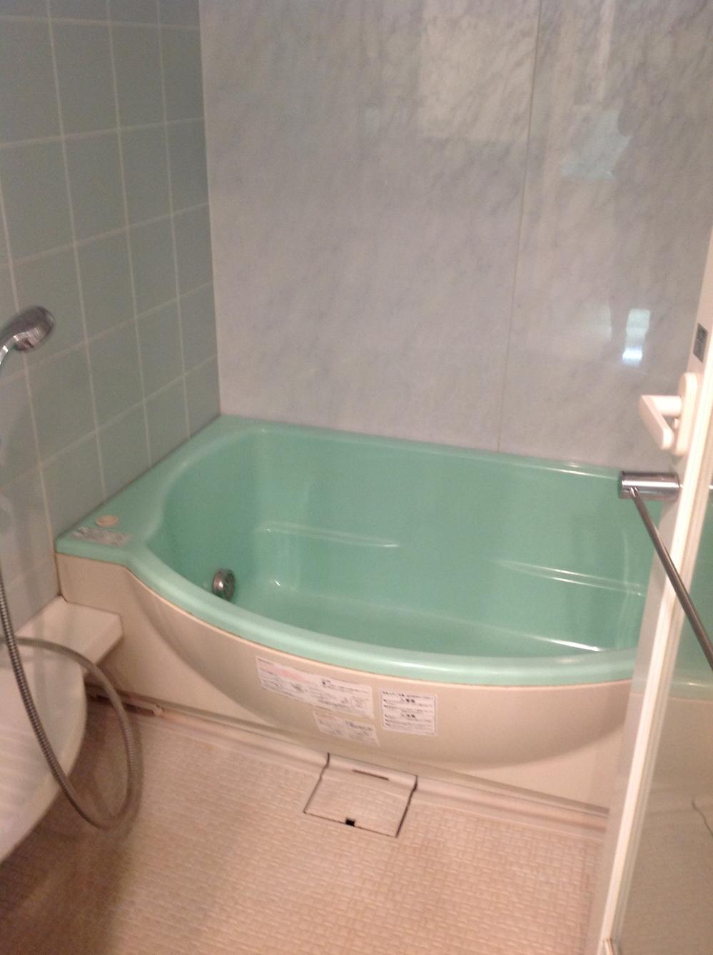 Bathroom. Indoor (12 May 2013) Shooting