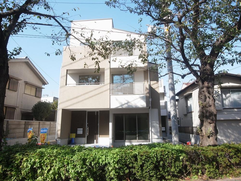 Local appearance photo