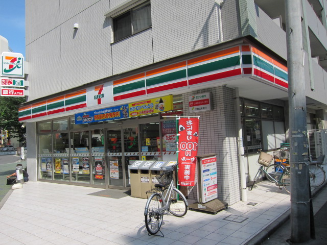 Convenience store. Seven-Eleven Itabashi 2-chome up (convenience store) 178m