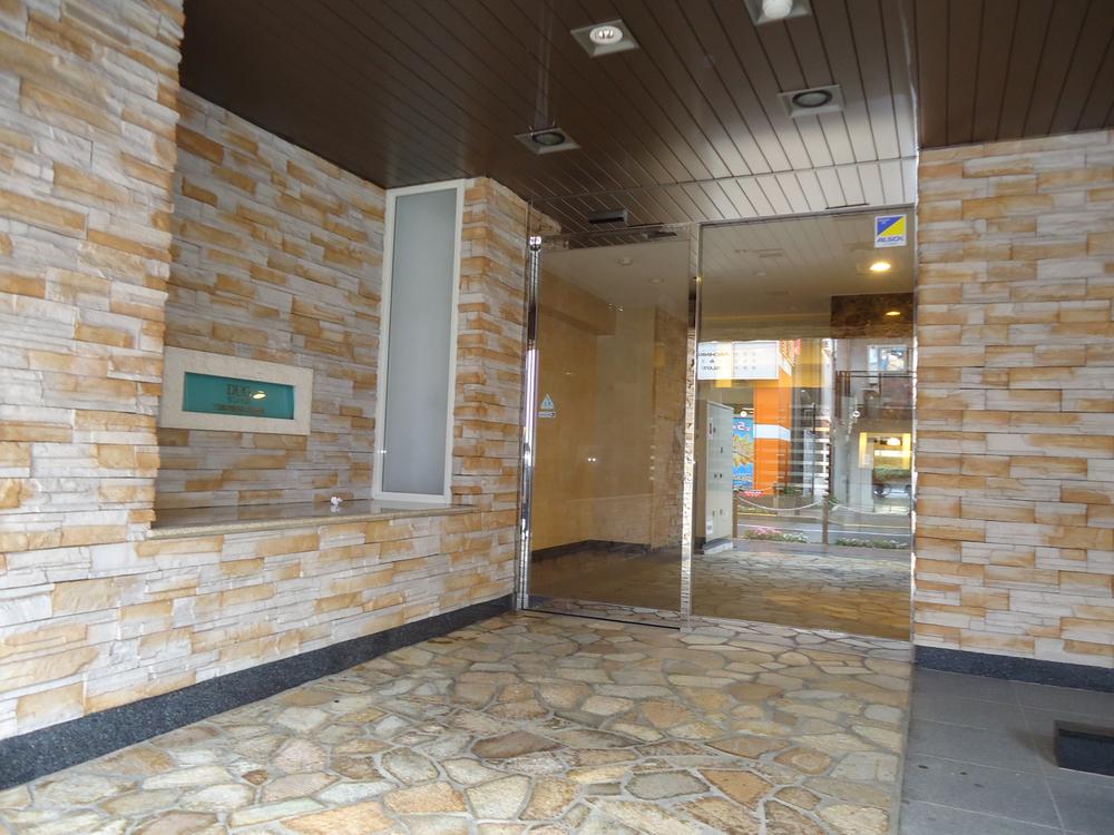 Entrance. Common area (October 2013) Shooting