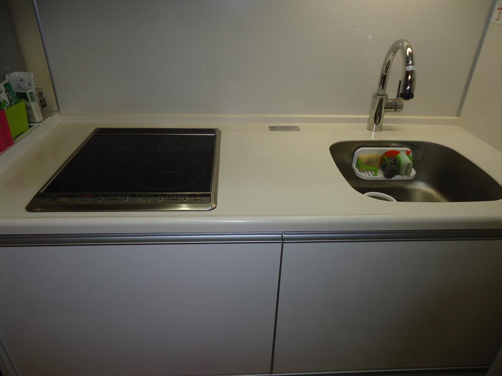 Kitchen. Indoor (10 May 2013) Shooting