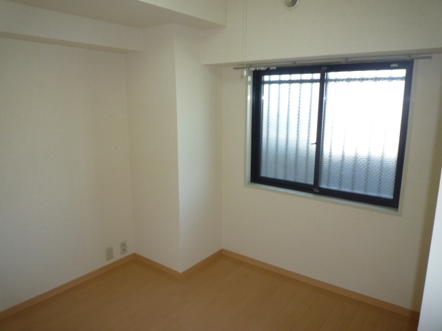 Other room space. Entrance next to ・ Western-style 4.5 Pledge