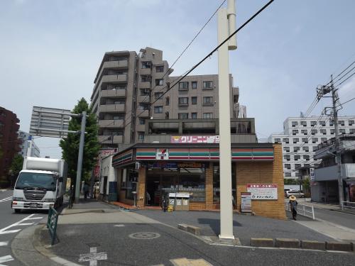 Convenience store. Seven-Eleven Itabashi Nishidai Station Kitamise (convenience store) to 597m