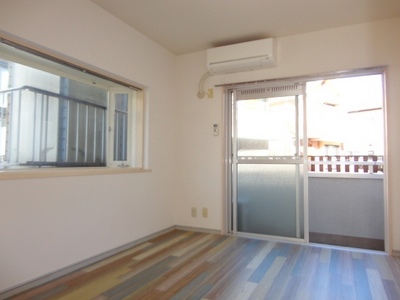 Living and room. Corner room! 