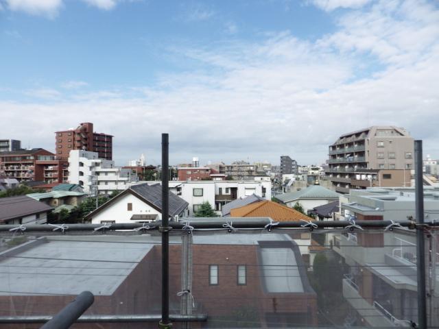 View photos from the dwelling unit. Heisei order to perform a large-scale repair work up to 25 December, Appearance is taking net. View from local (September 2013) Shooting