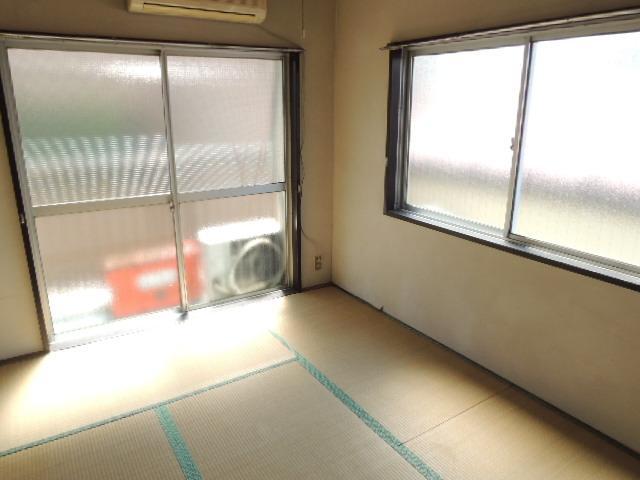 Living and room. Bright rooms