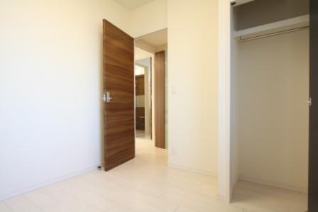 Non-living room. Indoor (11 May 2013) Shooting